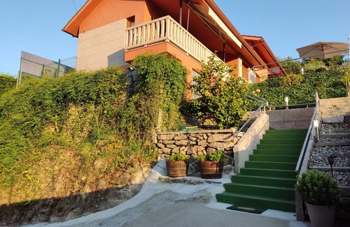 Ponteareas Ski Chalet | Delightful Coquettish House Near VIGO with Spa Amenities