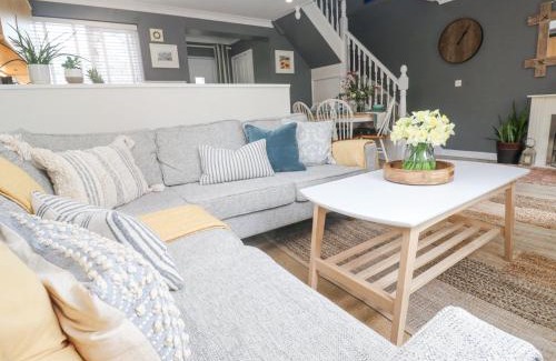 Falmouth House | Tranquility: 4-Star Stay with Pet-Friendly Amenities