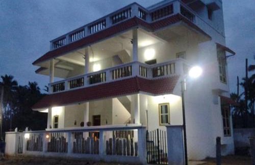 Lalgudi Bed & Breakfast | Relaxing Retreat at Tranquility Guest House with Ocean Views