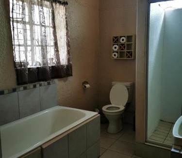 Fraserburg House | Pet-Friendly Getaway: Tranquility in Karoo with 10/10 Rating