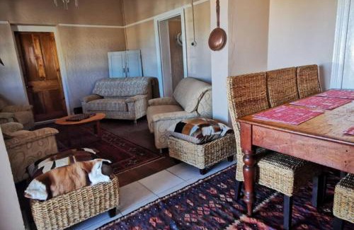 Fraserburg House | Pet-Friendly Getaway: Tranquility in Karoo with 10/10 Rating