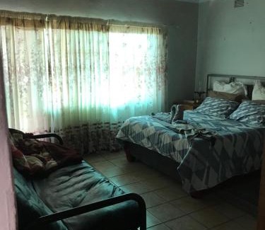 Oudtshoorn House | Serene Retreat in Klein Karoo for Family Getaways