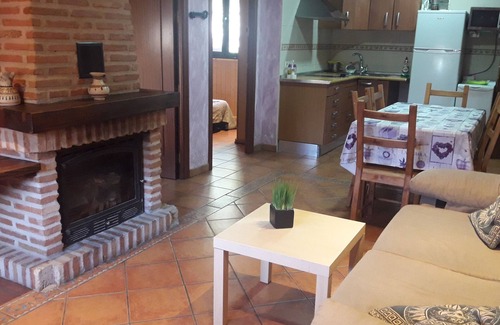 La Puebla de Montalban Apartment | Peaceful Retreat Surrounded by Nature with Pet-Friendly Options