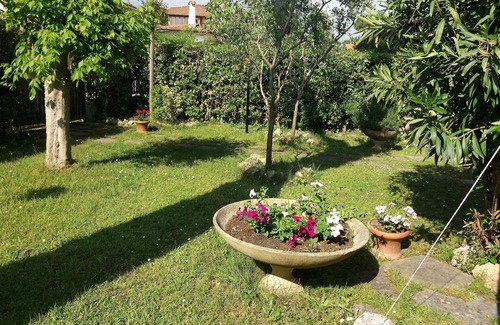 Lido di Camaiore House | Serene Retreat Steps from the Sea with Oceanfront Views