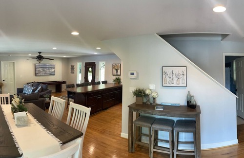 Norwood House | Lake Tillery Retreat: Family-Friendly with Paddle Boards!