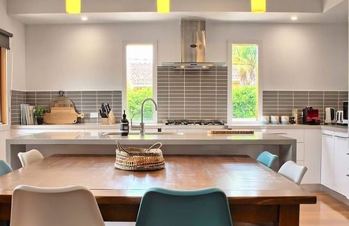 Rye House | Peaceful Retreat at Tranquility Rye, Steps from the Beach