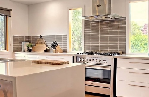 Rye House | Peaceful Retreat at Tranquility Rye, Steps from the Beach