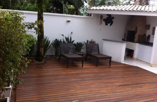 Maresias House | Beachside Serenity: Pet-Friendly Oasis with Ocean Views