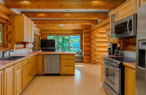 Port Alberni House | Experience Serenity at Sproat Lakefront Timber Log Home