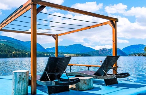 Port Alberni House | Experience Serenity at Sproat Lakefront Timber Log Home