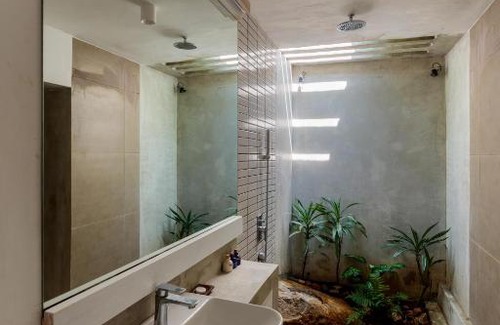 Koslanda Cabin | Budget-Friendly Tranquilla: Pet Friendly with Breakfast & More