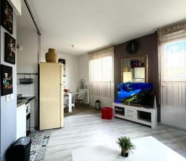 Poissy Apartment | Serene Getaway Just 30 Minutes from Paris