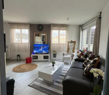 Poissy Apartment | Serene Getaway Just 30 Minutes from Paris