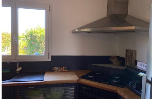 Camblanes-et-Meynac House | Serenity and Comfort Near Bordeaux with Pool Access