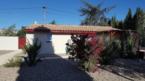 Cuxac-dʼAude House | Relaxing Tranquillité Gite with Oceanfront Pool Access