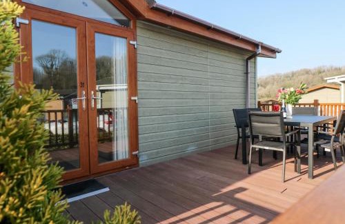 Narberth House | Tranquillity: 5-Star Pet Friendly Retreat for Families