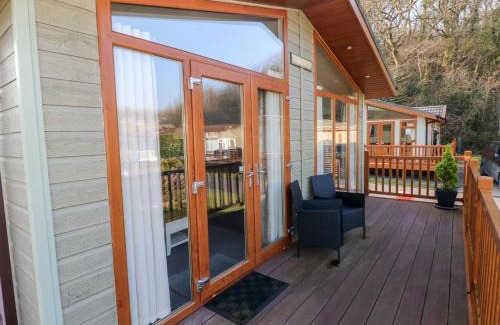 Narberth House | Tranquillity: 5-Star Pet Friendly Retreat for Families