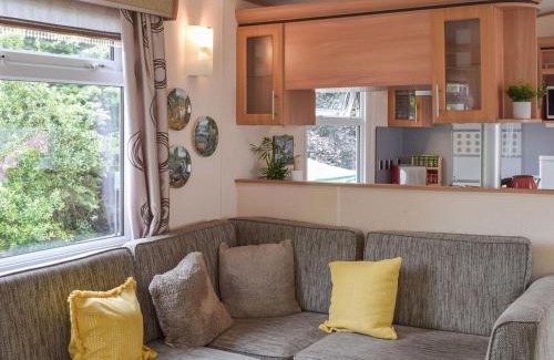 Ayr House | Serene Tranquillity Lodge: Pet and Child-Friendly Retreat