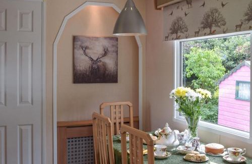 Ayr House | Serene Tranquillity Lodge: Pet and Child-Friendly Retreat