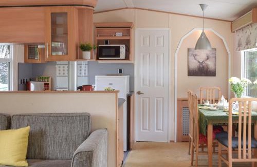 Ayr House | Serene Tranquillity Lodge: Pet and Child-Friendly Retreat