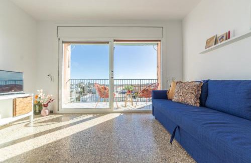 Clara Apartment | Idyllic Getaway: Tranquilo Piso in Torredembarra