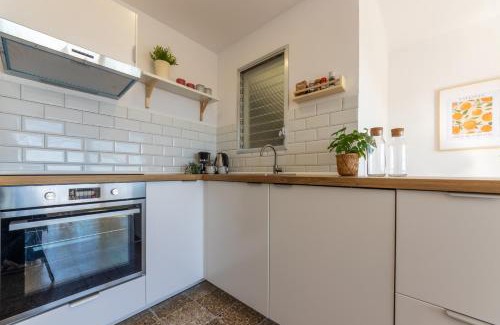 Clara Apartment | Idyllic Getaway: Tranquilo Piso in Torredembarra