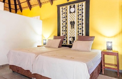 Voigtland House | Budget-Friendly Trans Kalahari Inn with Pool & Restaurant