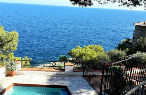 Llafranc Villa | Seafront Villa Retreat with Pool and Spa - Guest Rated 9.8