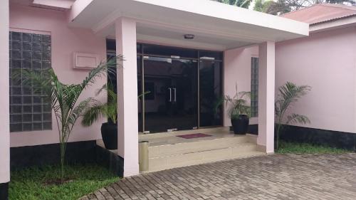 Ukonga Bed & Breakfast | Comfortable Transit Airport B&B with Breakfast Included