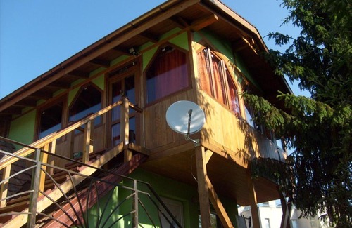 Cluj-Napoca House | Cozy Transylvania Cowboy Cottage - Guest Rated 8.8/10