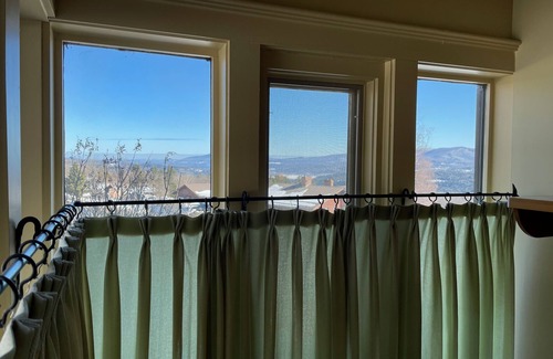 Moscow Ski Chalet | Unforgettable Stay at Trapp Family Lodge Guest House