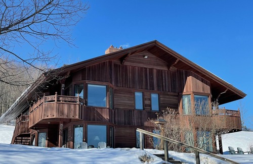 Moscow Ski Chalet | Unforgettable Stay at Trapp Family Lodge Guest House