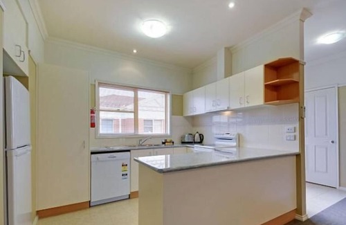 Traralgon Apartment | Traralgon Serviced Apartments: 4-Star Stay with Breakfast