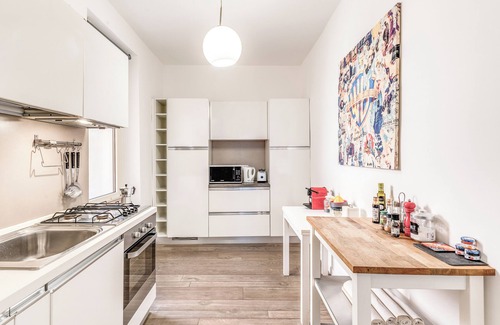 Trastevere Apartment | Stylish Trastevere Apartment with Kitchen & Breakfast Included