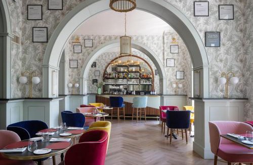 Trastevere Hotel | Discover UNAHOTELS Trastevere Roma: Pet Friendly & 4-Star Comfort
