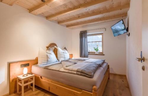 Scheffau am Wilden Kaiser House | Discover Trattenbachhof: Family-Friendly & Pet Welcoming