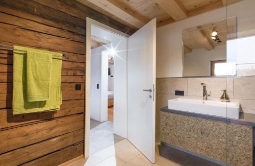 Scheffau am Wilden Kaiser House | Discover Trattenbachhof: Family-Friendly & Pet Welcoming