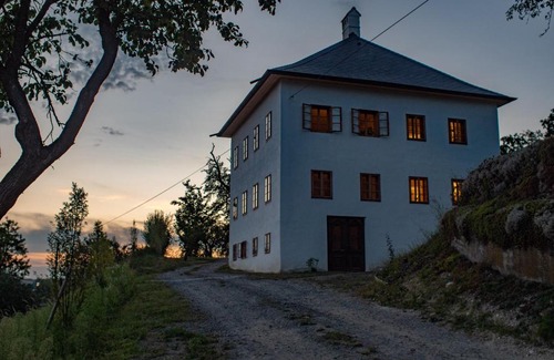 Schlußlberg House | Pet and Child Friendly Stay at Trattnachtaler Weinhaus