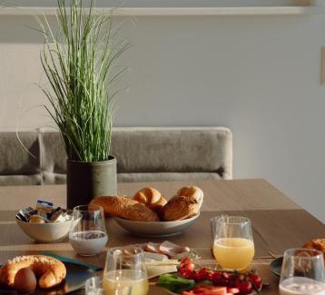 Loipersdorf bei Fuerstenfeld Apartment | Highly Rated Traumzeit Lodge 57 with Spa and Hot Tub
