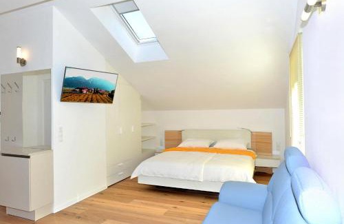 Magre sulla Strada del Vino Apartment | Inviting Retreat at Traubenhof: 4-Star Family Haven