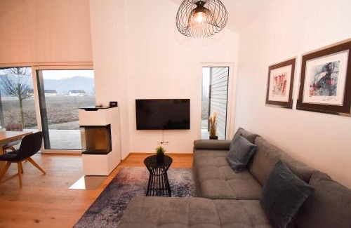 Loipersdorf bei Fuerstenfeld House | Experience Traumzeit Lodge: Perfect for Families & Accessibility
