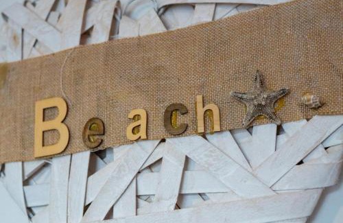 Norddeich Apartment | Ideal Getaway: Traum Wohnung 4 with Balcony & Family Amenities