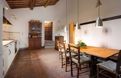 Castelnuovo Berardenga House | Experience Tuscan Views: Poolside Retreat Between Siena & Florence
