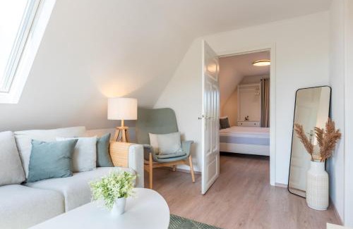Utersum Apartment | Experience Oceanfront Comfort at Traumblick 4 - Guest Rated 10