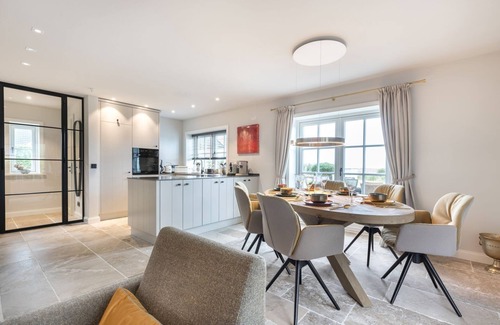 Rantum House | Traumblick Sylt: Spacious Oasis with Ocean Views & Spa