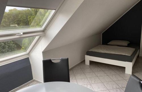 Moenchengladbach Apartment | Discover TraumBude: Child-Friendly Retreat with High Ratings