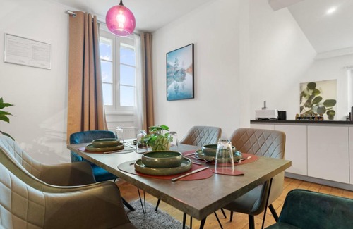 Weinheim Apartment | Prime Location: Historic Apartment in Weinheim with Parking