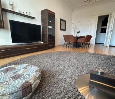 Mitte Apartment | Spacious City Retreat with 4 Rooms and Child-Friendly Amenities