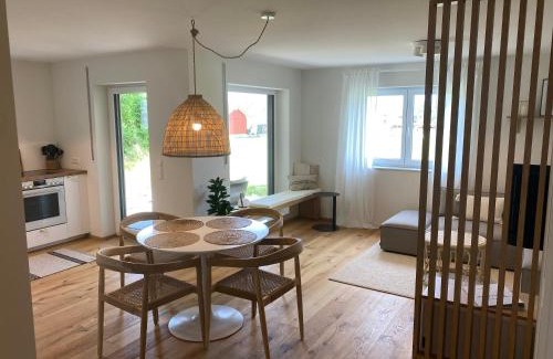 Christazhofen Apartment | Traumhafte & neu eingerichtete FeWo "Timeless" - dein Stilvoller Rückzugsort im Allgäu