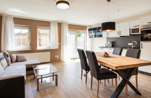 Monchgut-Granitz Apartment | Seaside Retreat: Odins Blick Wohnung 10 with Private Terrace